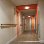 photo des couloirs de la résidence menant aux logements